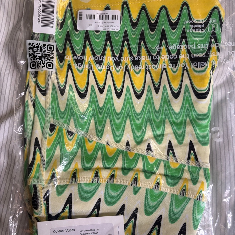 Outdoor Voices Green and Yellow Wave Leggings